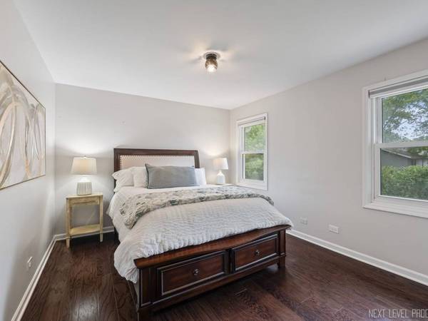 259 Cunningham LN, Bloomingdale, IL 60108