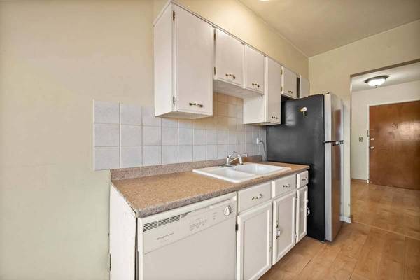 1311 S Finley RD #416, Lombard, IL 60148