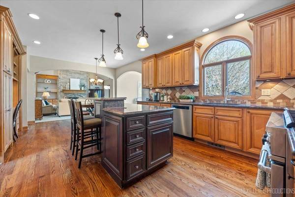 3819 Cadella CIR, Naperville, IL 60564