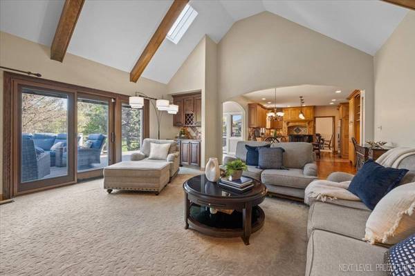 3819 Cadella CIR, Naperville, IL 60564