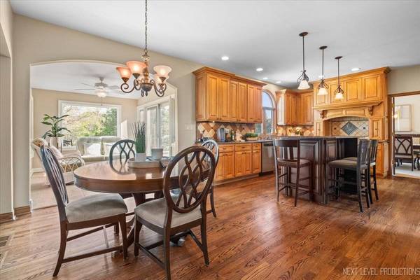 3819 Cadella CIR, Naperville, IL 60564