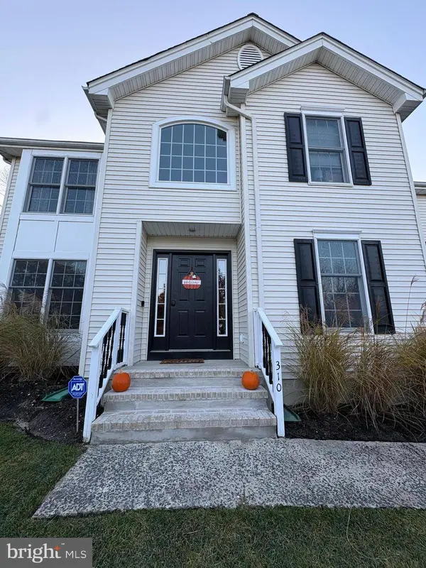 310 WINDING OAK TRAIL, Manahawkin, NJ 08050