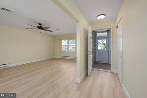 213 HUNTINGTON DR, Southampton, NJ 08088