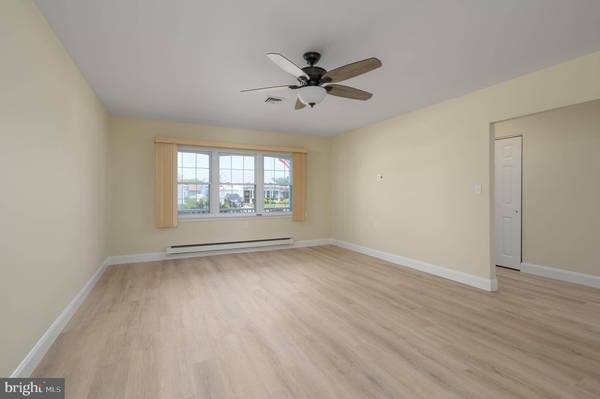 213 HUNTINGTON DR, Southampton, NJ 08088