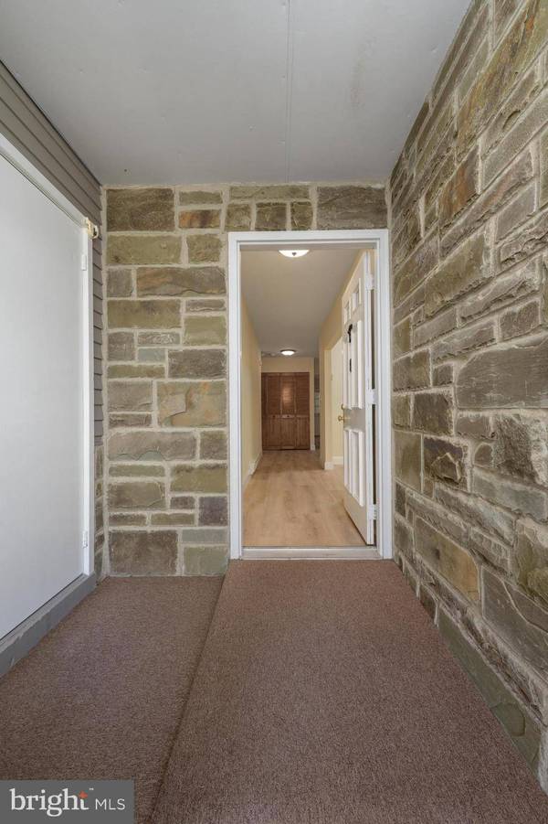 213 HUNTINGTON DR, Southampton, NJ 08088