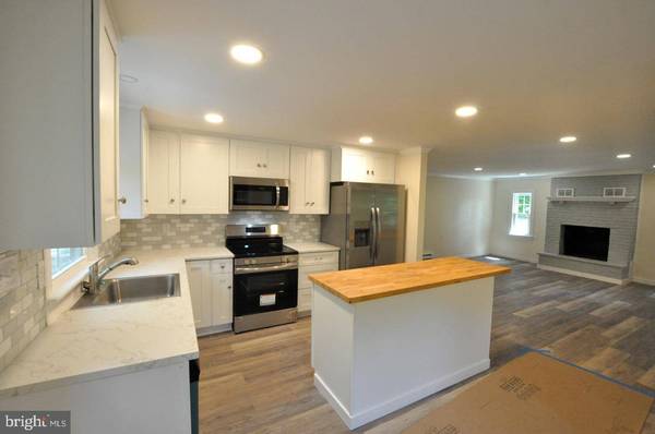 5 ROBERTS, Eastampton, NJ 08060