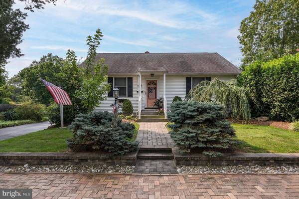 52 BANK ST, Medford, NJ 08055