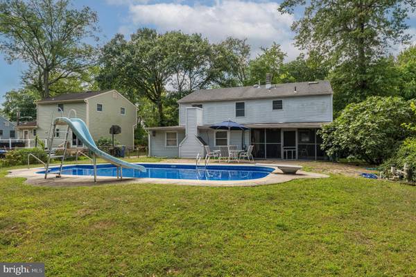 621 S FORKLANDING RD, Maple Shade, NJ 08052