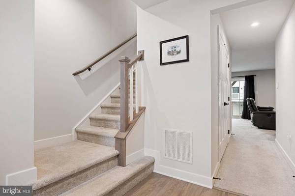 19 ROSEMARY WAY, Mount Laurel, NJ 08054