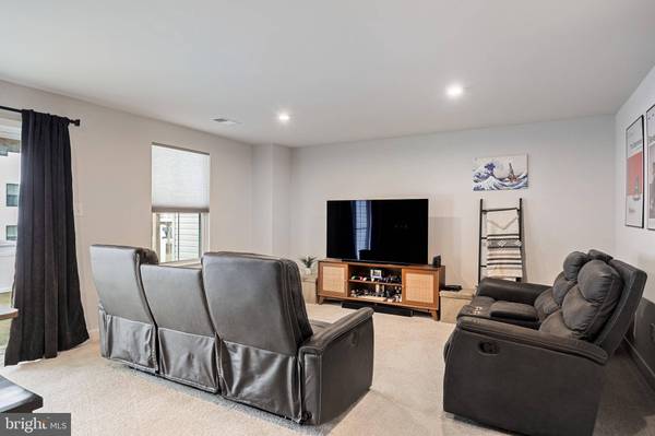 19 ROSEMARY WAY, Mount Laurel, NJ 08054