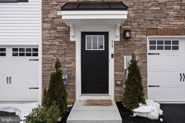 19 ROSEMARY WAY, Mount Laurel, NJ 08054