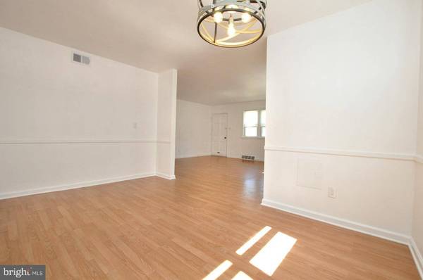 432 N COLES AVE, Maple Shade, NJ 08052