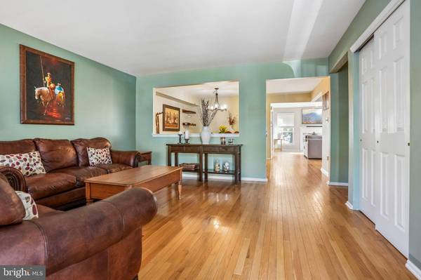 19 REGENCY CT, Marlton, NJ 08053