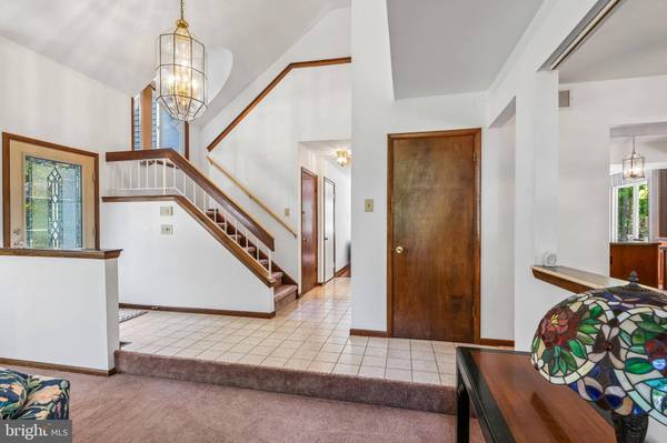 3 POINTE VIEW CIR, Medford, NJ 08055