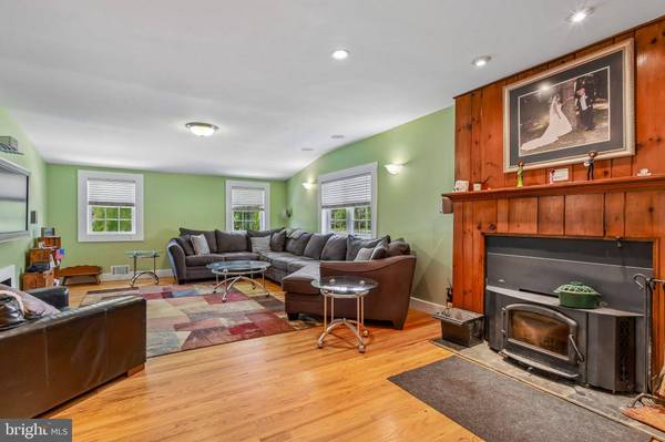 23 ALLEN AVE, Medford, NJ 08055