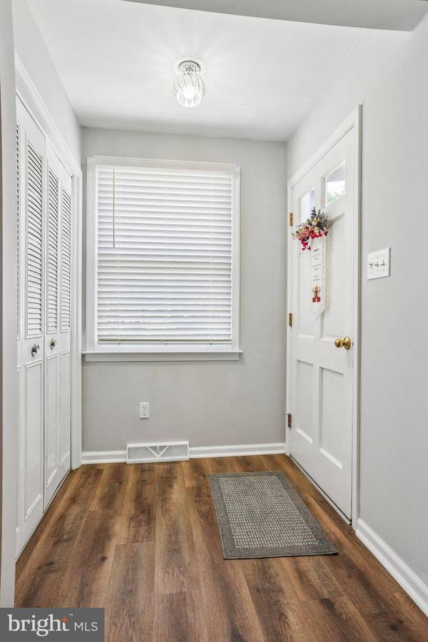 6 WOODLAND AVE, Medford, NJ 08055