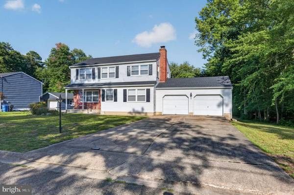 6 WOODLAND AVE