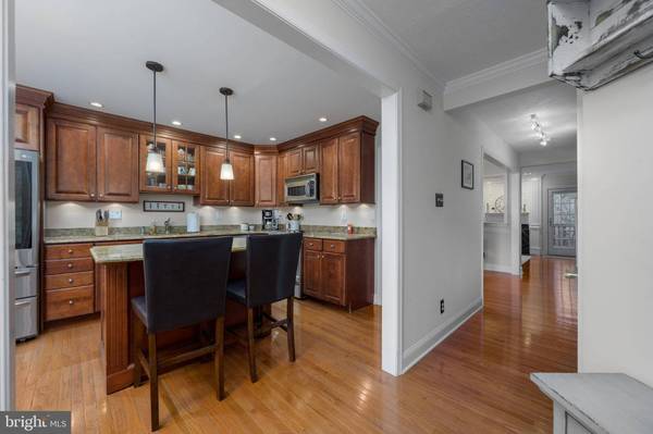 305 WILLIAMSBURG CT, Marlton, NJ 08053
