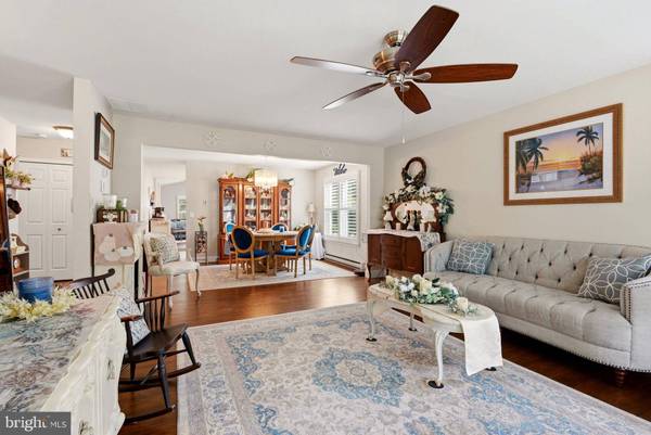 18 BUCKINGHAM DR, Southampton, NJ 08088