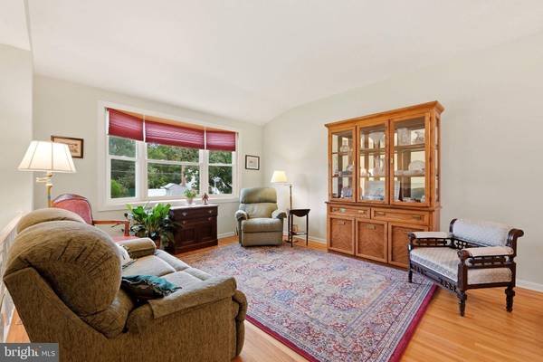 120 WOODVIEW LN, Cinnaminson, NJ 08077