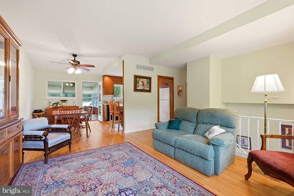 120 WOODVIEW LN, Cinnaminson, NJ 08077
