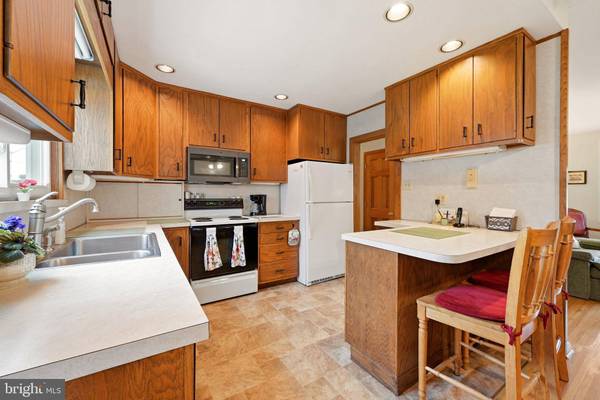 120 WOODVIEW LN, Cinnaminson, NJ 08077