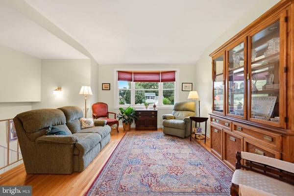 120 WOODVIEW LN, Cinnaminson, NJ 08077