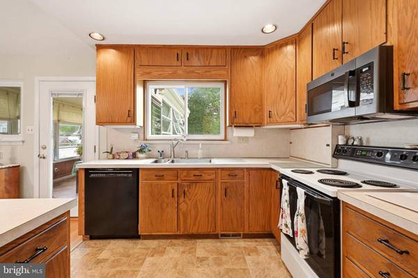 120 WOODVIEW LN, Cinnaminson, NJ 08077
