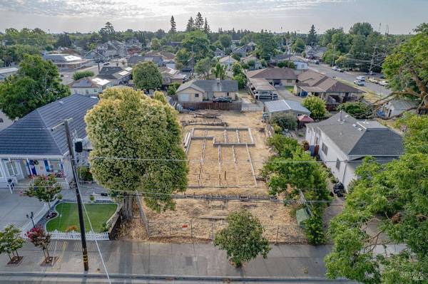 241 S 1st ST, Dixon, CA 95620