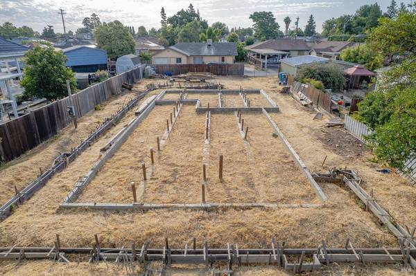 241 S 1st ST, Dixon, CA 95620