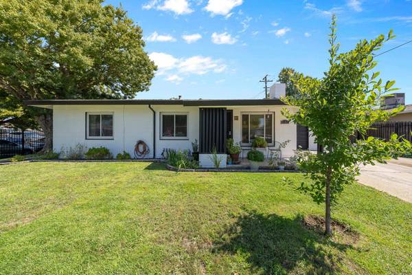 5101 Esmeralda ST, Sacramento, CA 95820