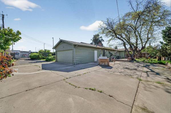 2303 Fulton AVE, Sacramento, CA 95825