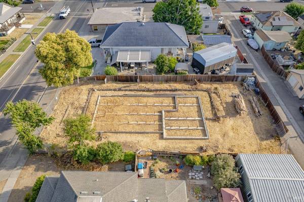 241 S 1st ST, Dixon, CA 95620