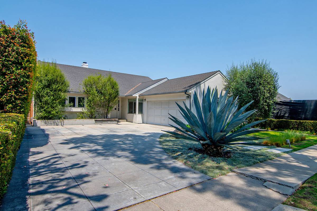 Los Angeles, CA 90034-1022,9353 Duxbury Rd