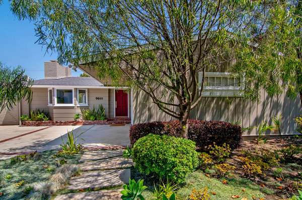 9611 Cresta Dr, Los Angeles, CA 90035-4003