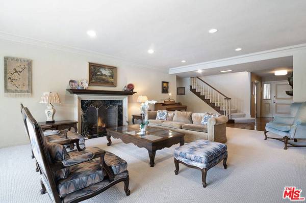 2224 Guthrie DR, Los Angeles, CA 90034