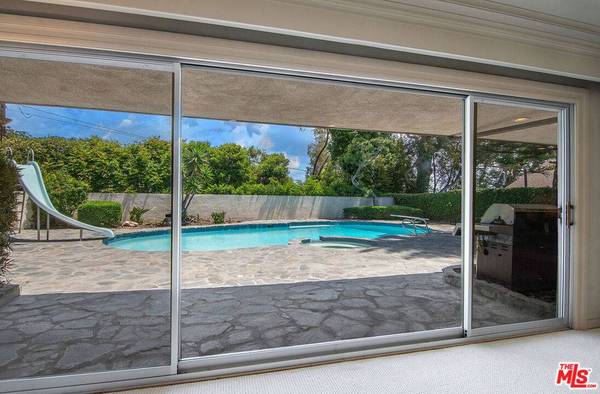 2224 Guthrie DR, Los Angeles, CA 90034