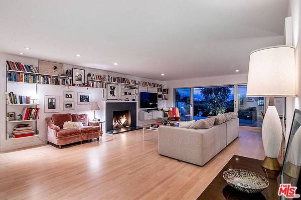 9353 Duxbury Rd, Los Angeles, CA 90034