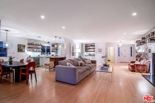 9353 Duxbury RD, Los Angeles, CA 90034