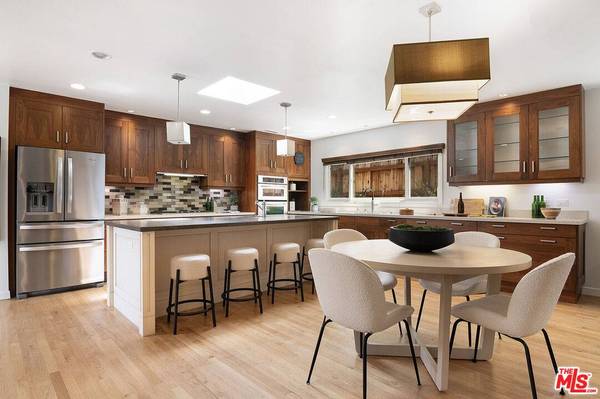 9611 Cresta Dr, Los Angeles, CA 90035