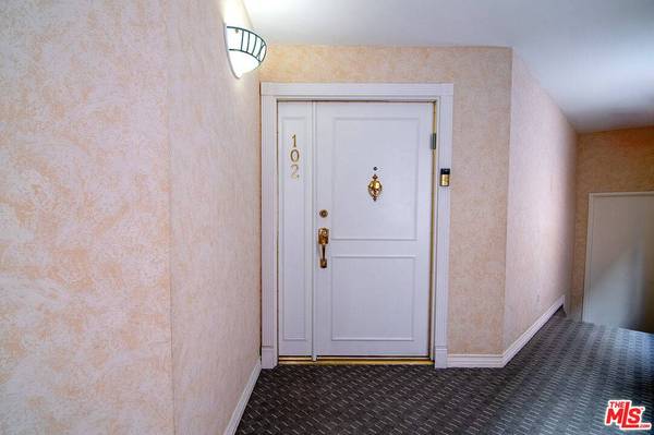 2007 S Beverly Glen Blvd #102, Los Angeles, CA 90025