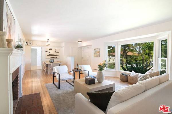 17952 Karen Dr, Encino, CA 91316