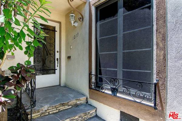 1219 S Alfred ST, Los Angeles, CA 90035