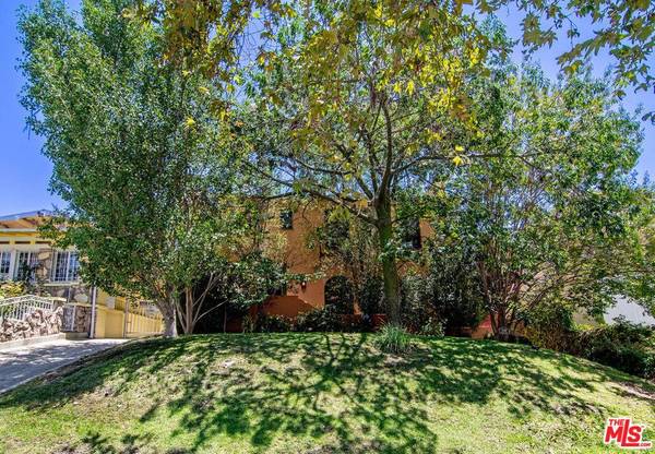 130 N Catalina ST, Los Angeles, CA 90004