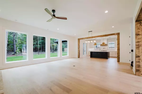 2316 Hidden Creek Trl, Tyler, TX 75703