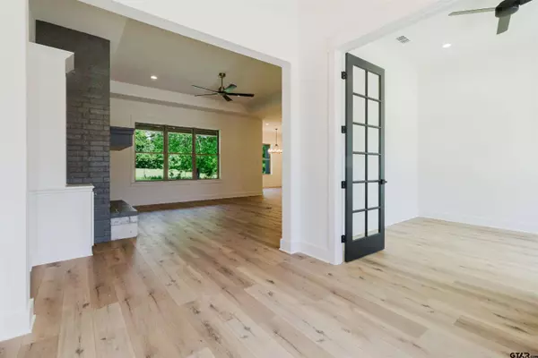 114 White-N-Gail Ln, Bullard, TX 75757