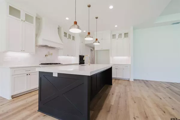 114 White-N-Gail Ln, Bullard, TX 75757