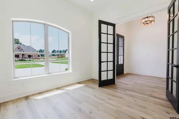 114 White-N-Gail Ln, Bullard, TX 75757