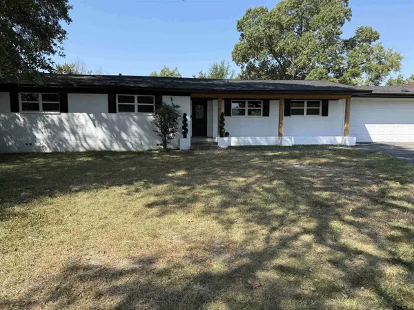 3211 Fernwood Dr, Tyler, TX 75701