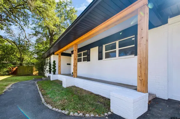3211 Fernwood Dr, Tyler, TX 75701